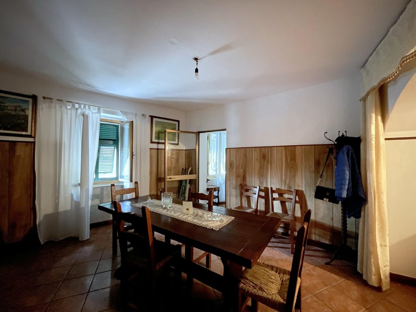 Immagine 11 di Terratetto in vendita  a Montignoso