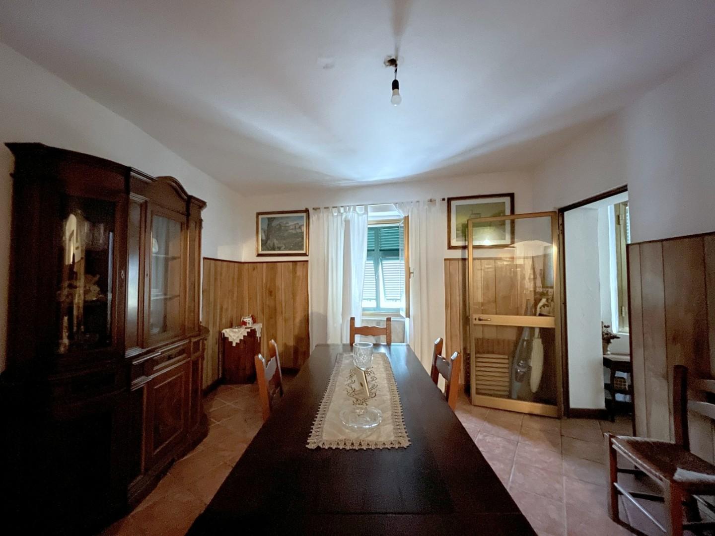 Immagine 10 di Terratetto in vendita  a Montignoso