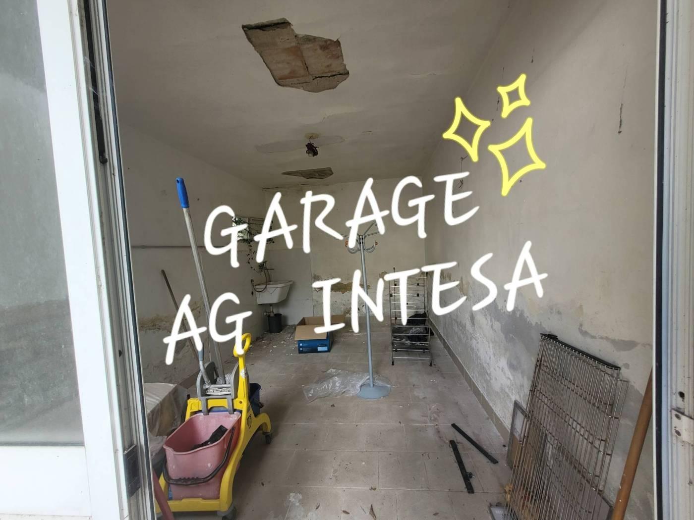 Immagine 21 di Villa in vendita  a Pisa