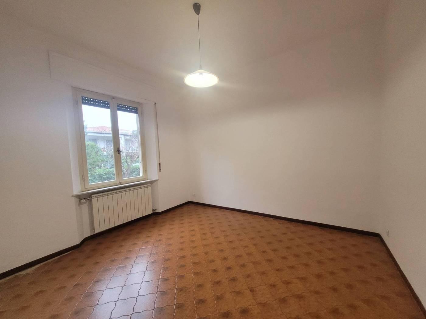 Immagine 16 di Villa in vendita  a Pisa