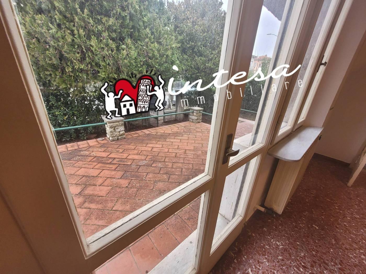 Immagine 15 di Villa in vendita  a Pisa