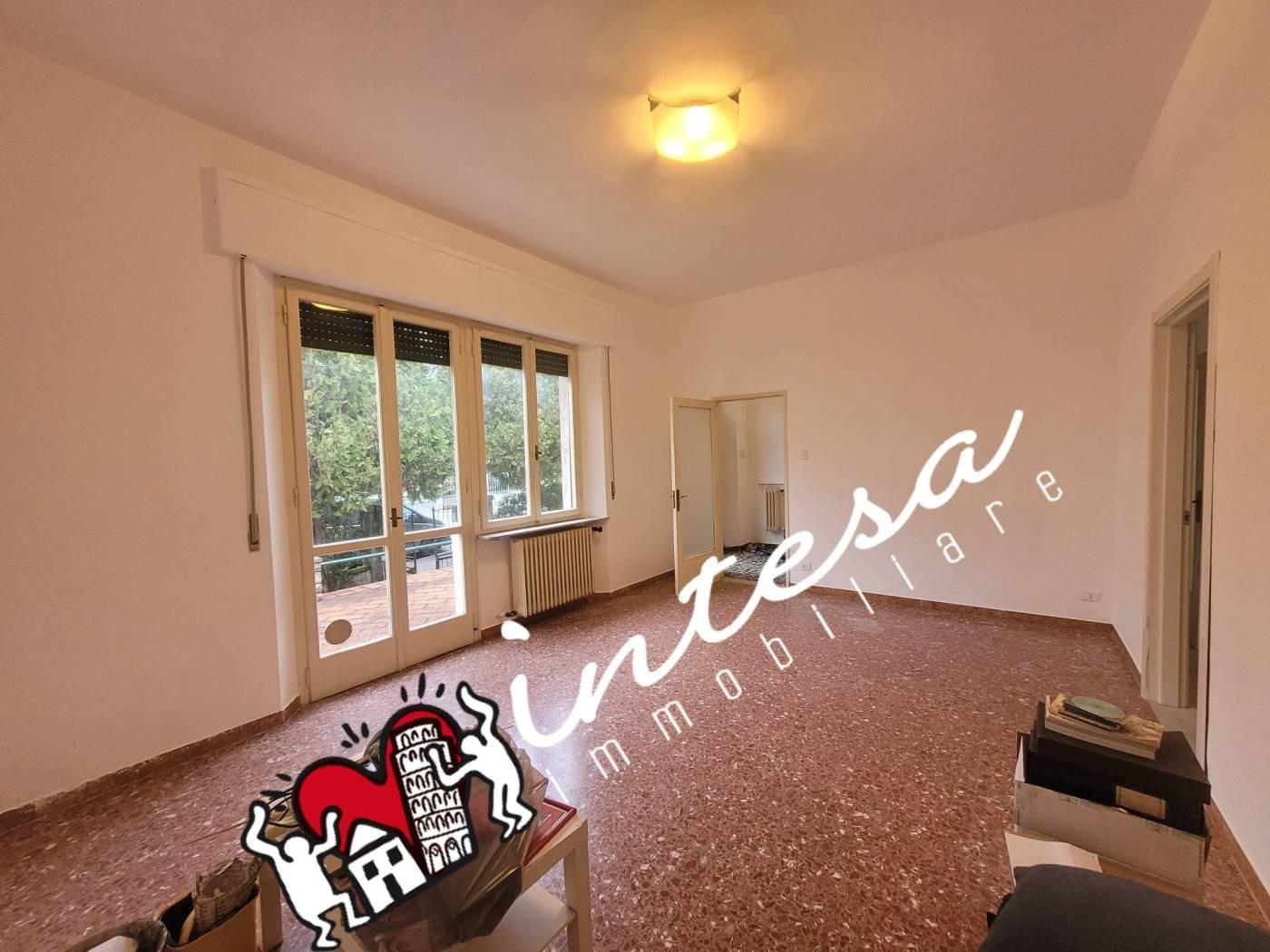 Immagine 9 di Villa in vendita  a Pisa