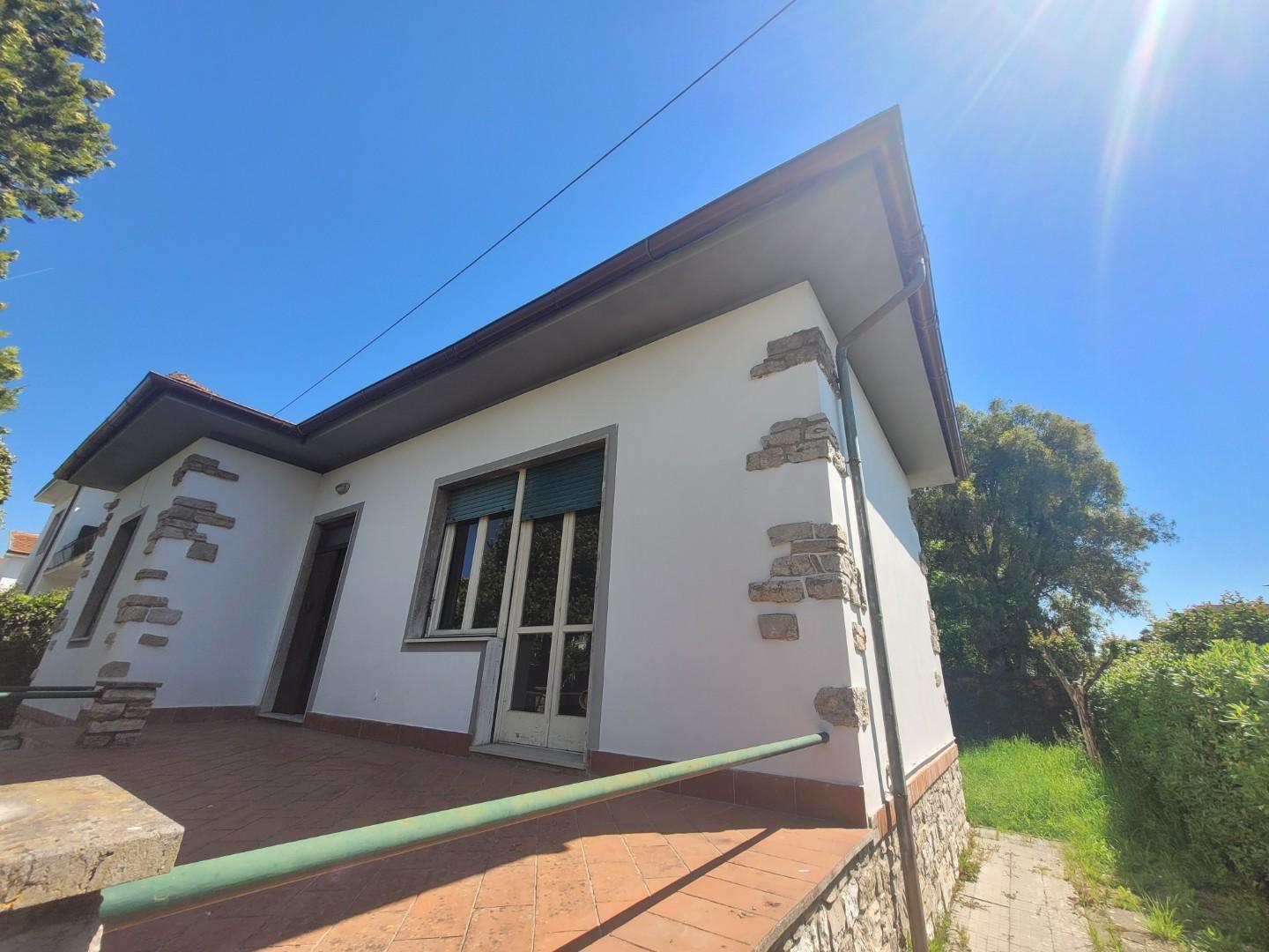 Immagine 39 di Villa in vendita  a Pisa