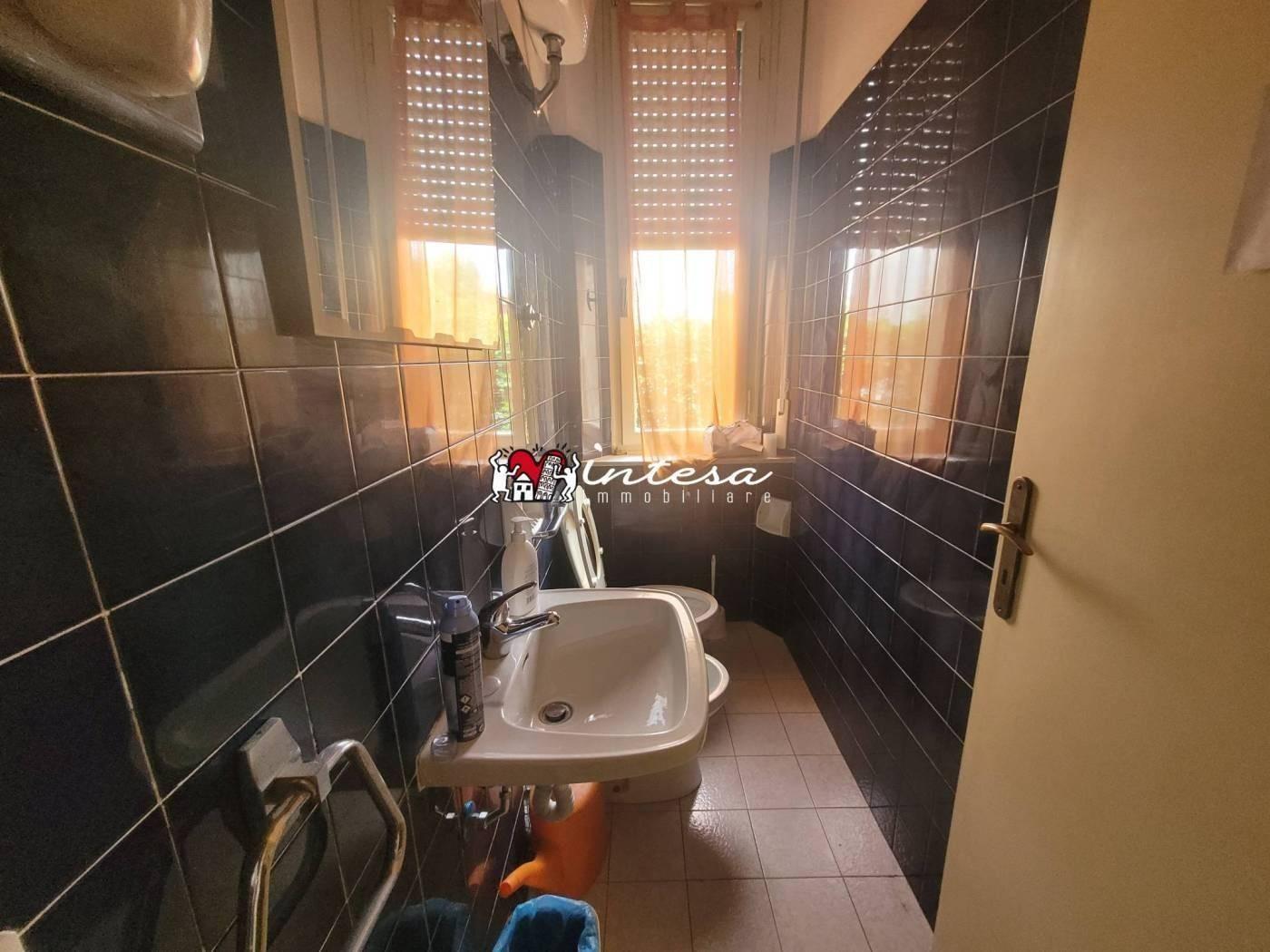 Immagine 17 di Villa in vendita  a Pisa