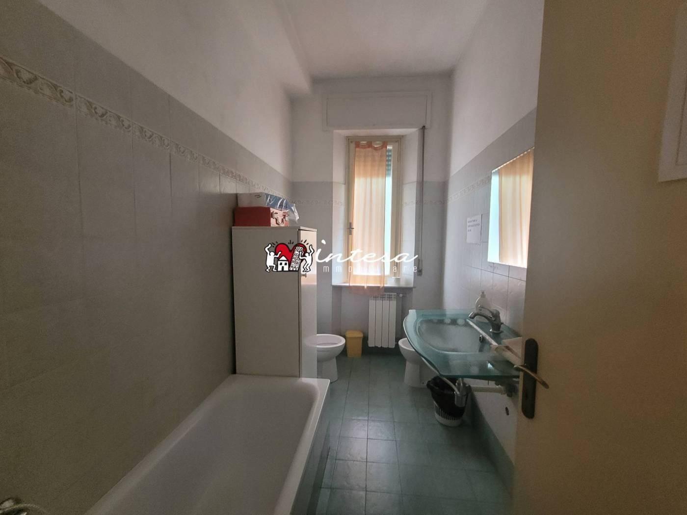 Immagine 20 di Villa in vendita  a Pisa