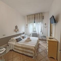 Immagine 28 di Albergo/B&B/Residence in vendita  a Massa