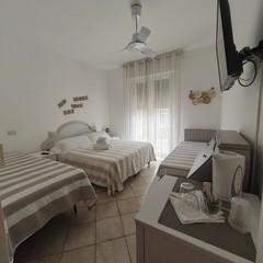 Immagine 31 di Albergo/B&B/Residence in vendita  a Massa