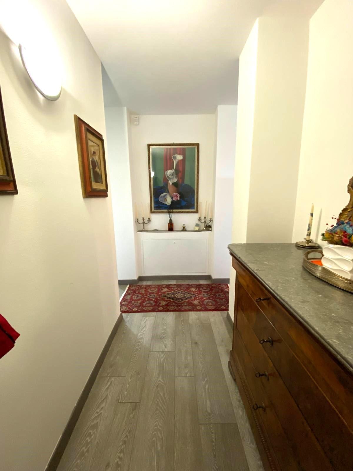 Immagine 5 di Appartamento in vendita  a Massa