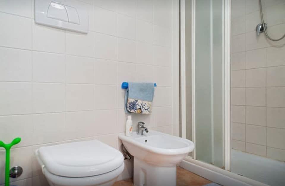 Immagine 26 di Appartamento in vendita  a Ameglia