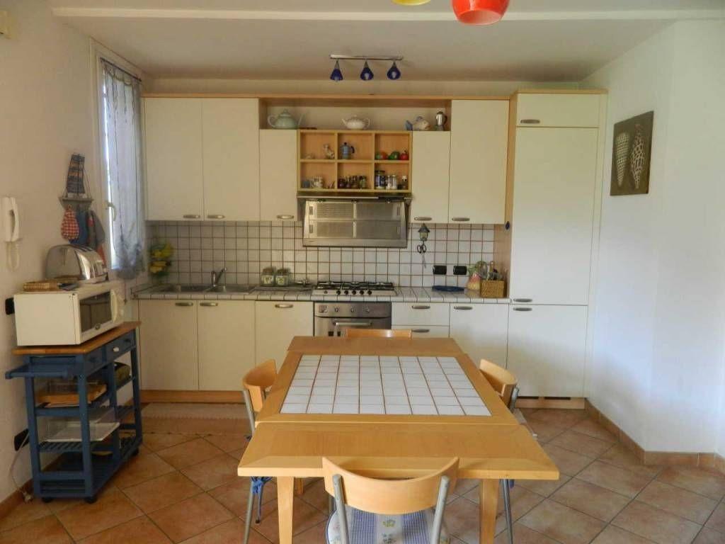 Immagine 18 di Appartamento in vendita  a Ameglia