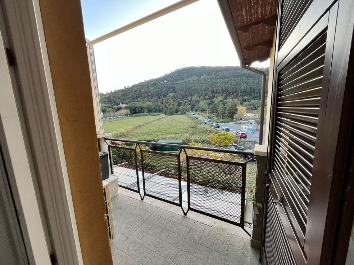 Immagine 28 di Appartamento in vendita  a Ameglia