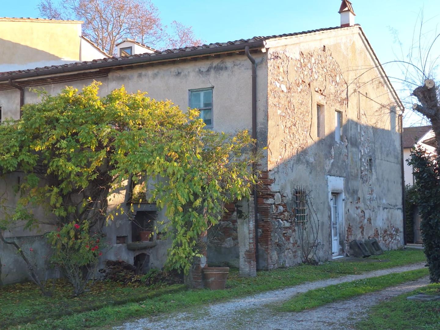 Immagine 9 di Rustico / casale in vendita  a Cascina