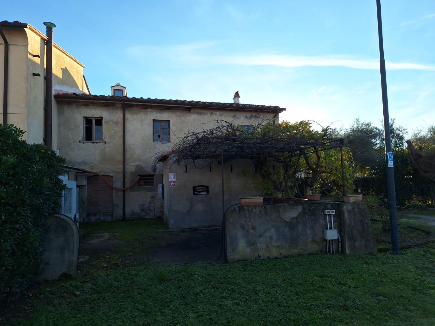Immagine 10 di Rustico / casale in vendita  a Cascina