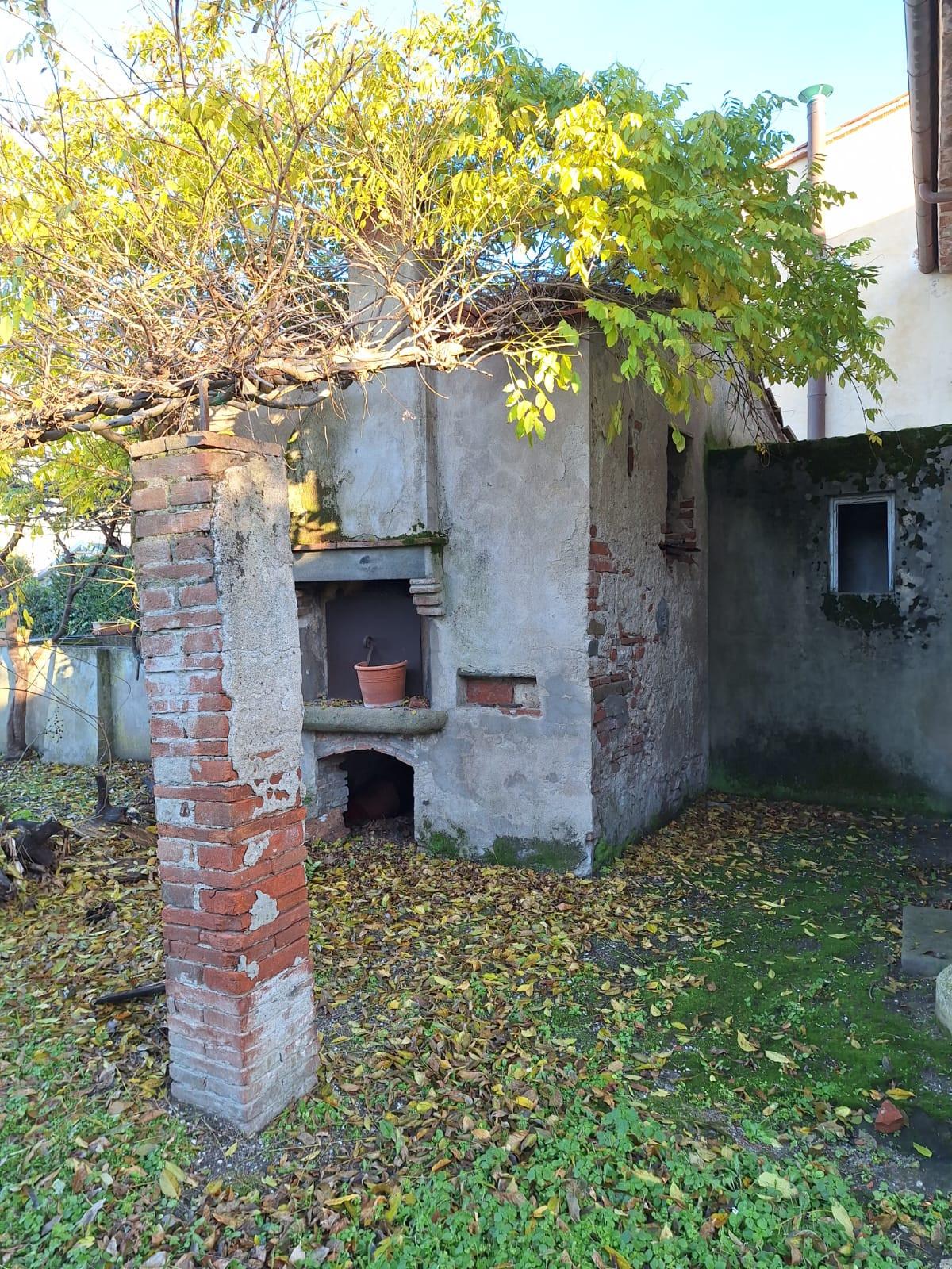 Immagine 13 di Rustico / casale in vendita  a Cascina