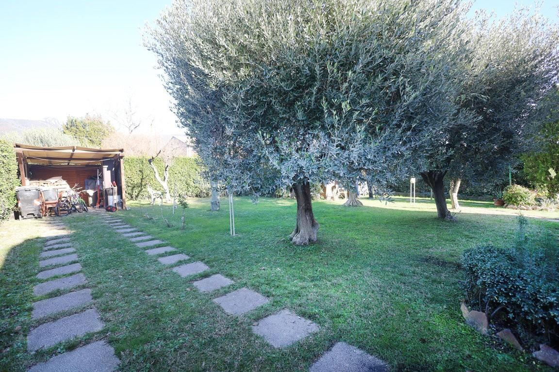Immagine 29 di Villa in vendita  a Cascina