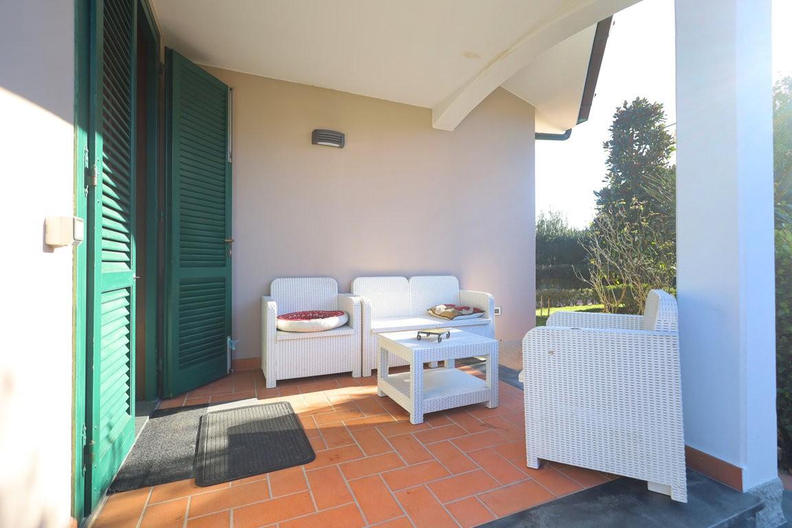 Immagine 26 di Villa in vendita  a Cascina