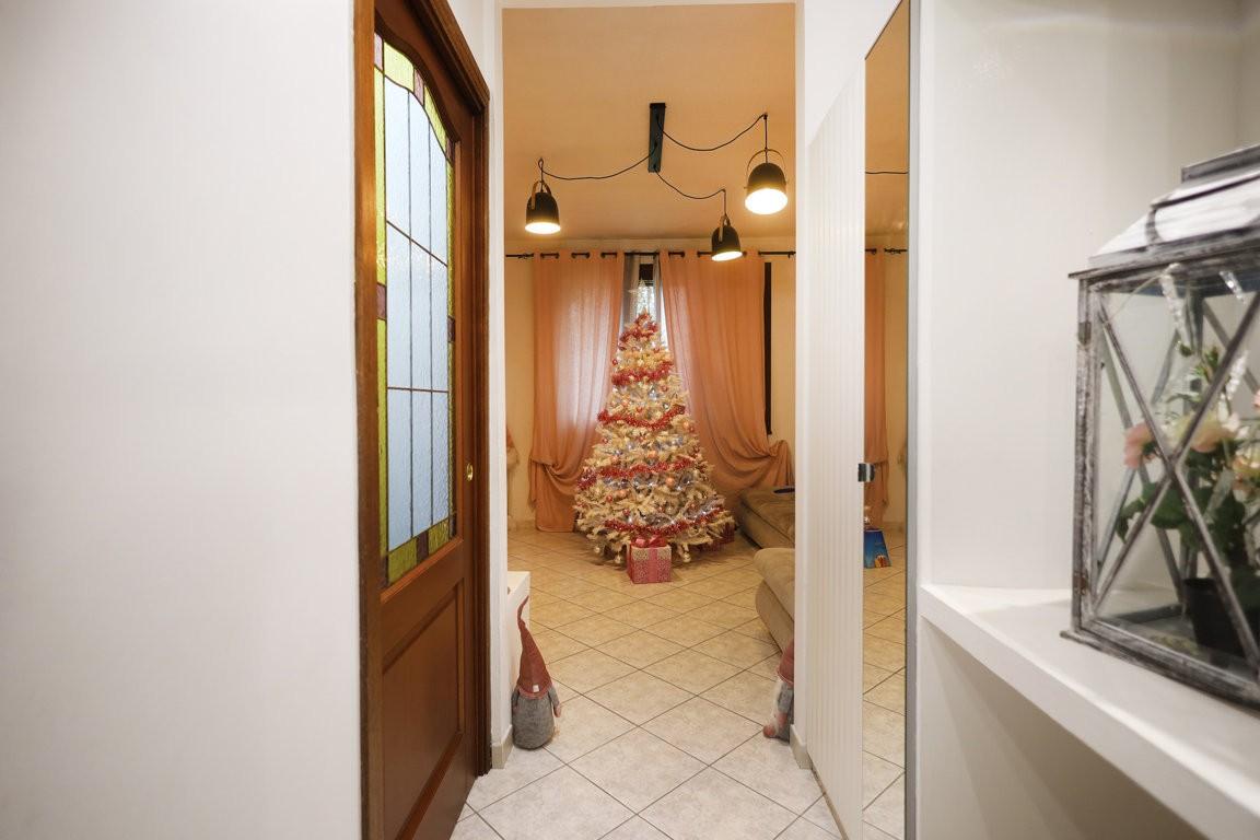 Immagine 3 di Villa in vendita  a Cascina