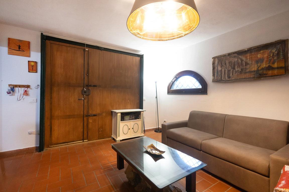 Immagine 11 di Villa in vendita  a Cascina