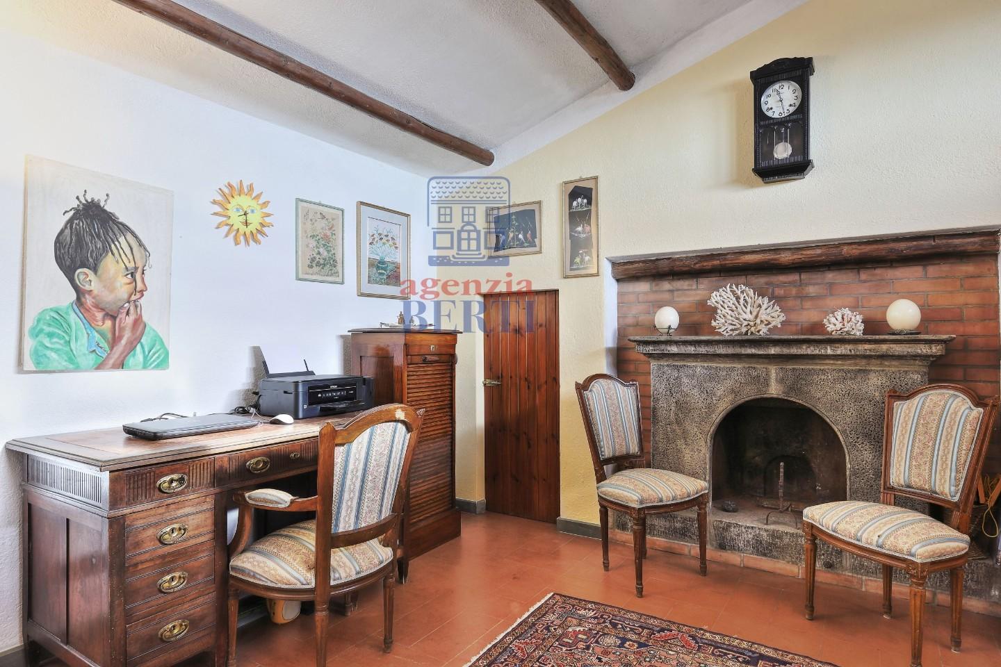 Immagine 21 di Villa in vendita  a Rosignano Marittimo