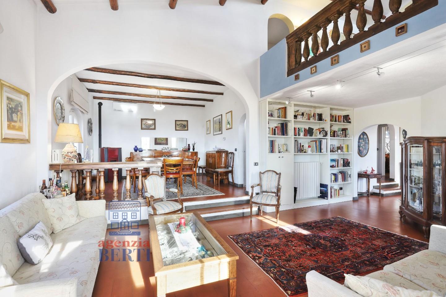 Immagine 10 di Villa in vendita  a Rosignano Marittimo