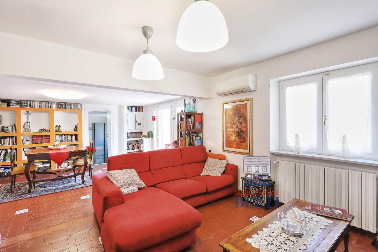 Immagine 26 di Villa in vendita  a Rosignano Marittimo