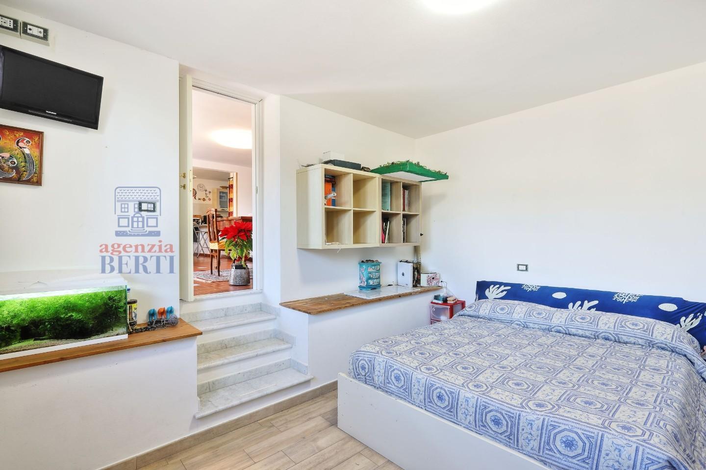 Immagine 29 di Villa in vendita  a Rosignano Marittimo