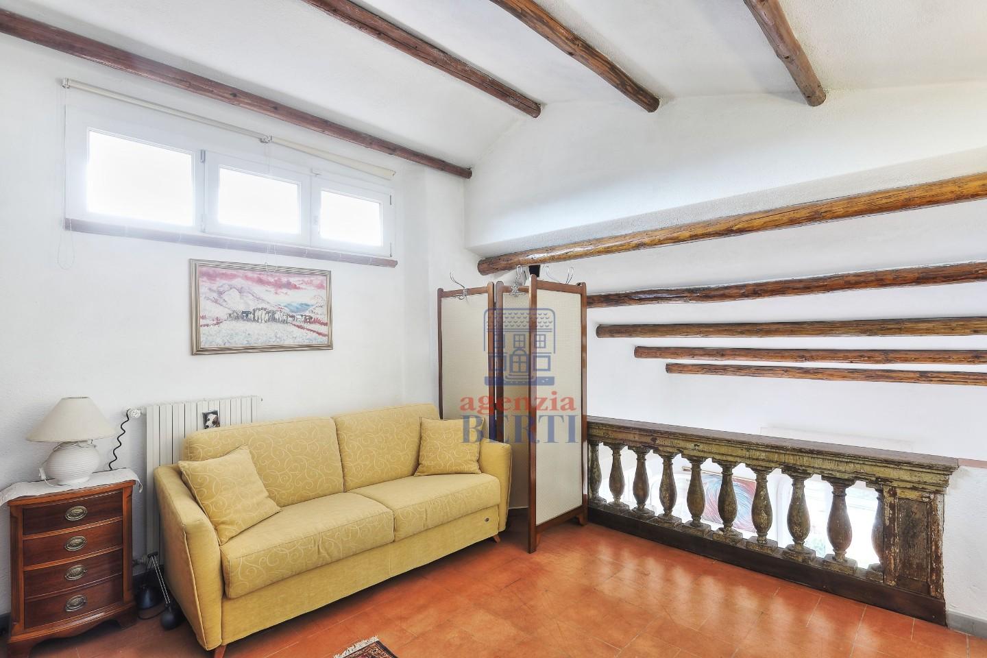 Immagine 28 di Villa in vendita  a Rosignano Marittimo