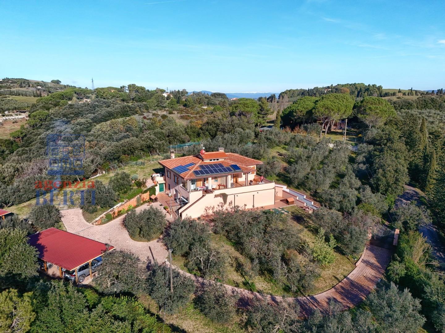 Immagine 31 di Villa in vendita  a Rosignano Marittimo