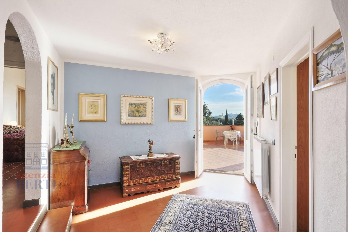 Immagine 15 di Villa in vendita  a Rosignano Marittimo