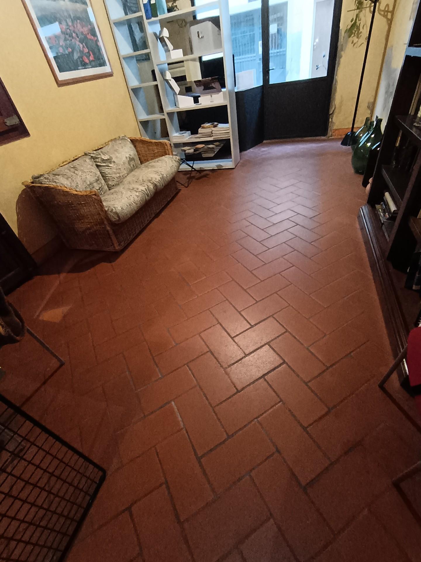 Immagine 3 di Magazzino in affitto  a Empoli