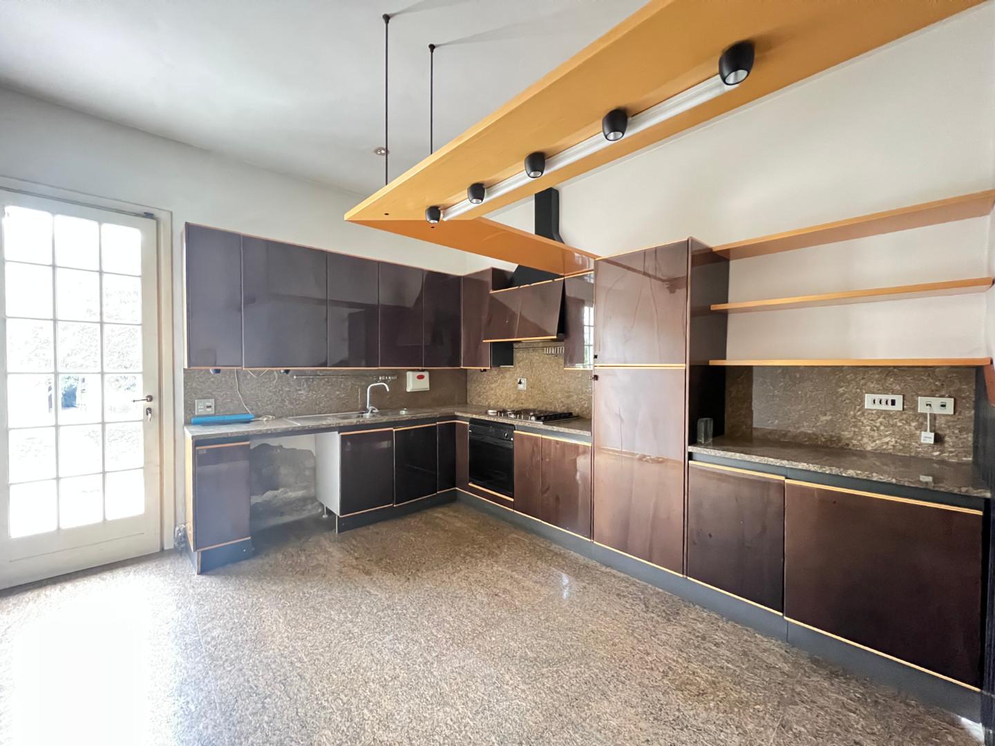 Immagine 4 di Villa in vendita  a Empoli