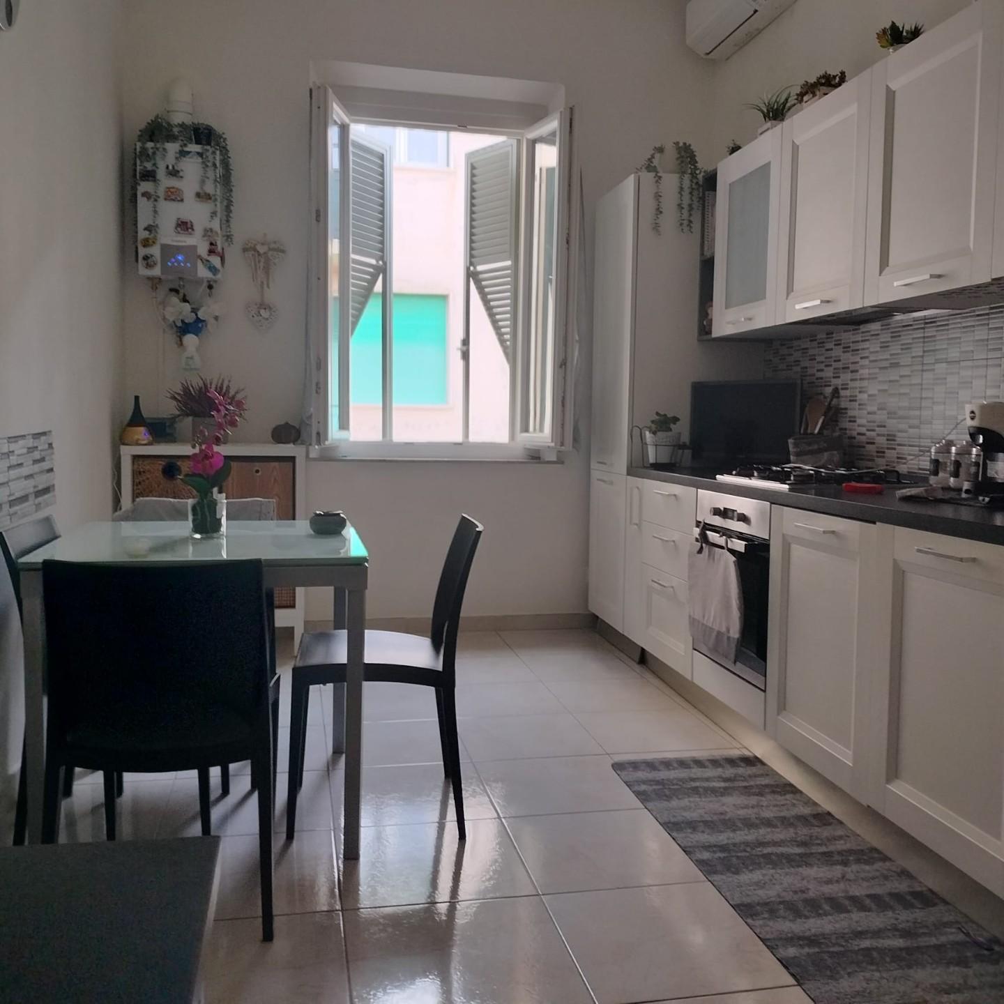 Immagine 5 di Appartamento in vendita  a Livorno