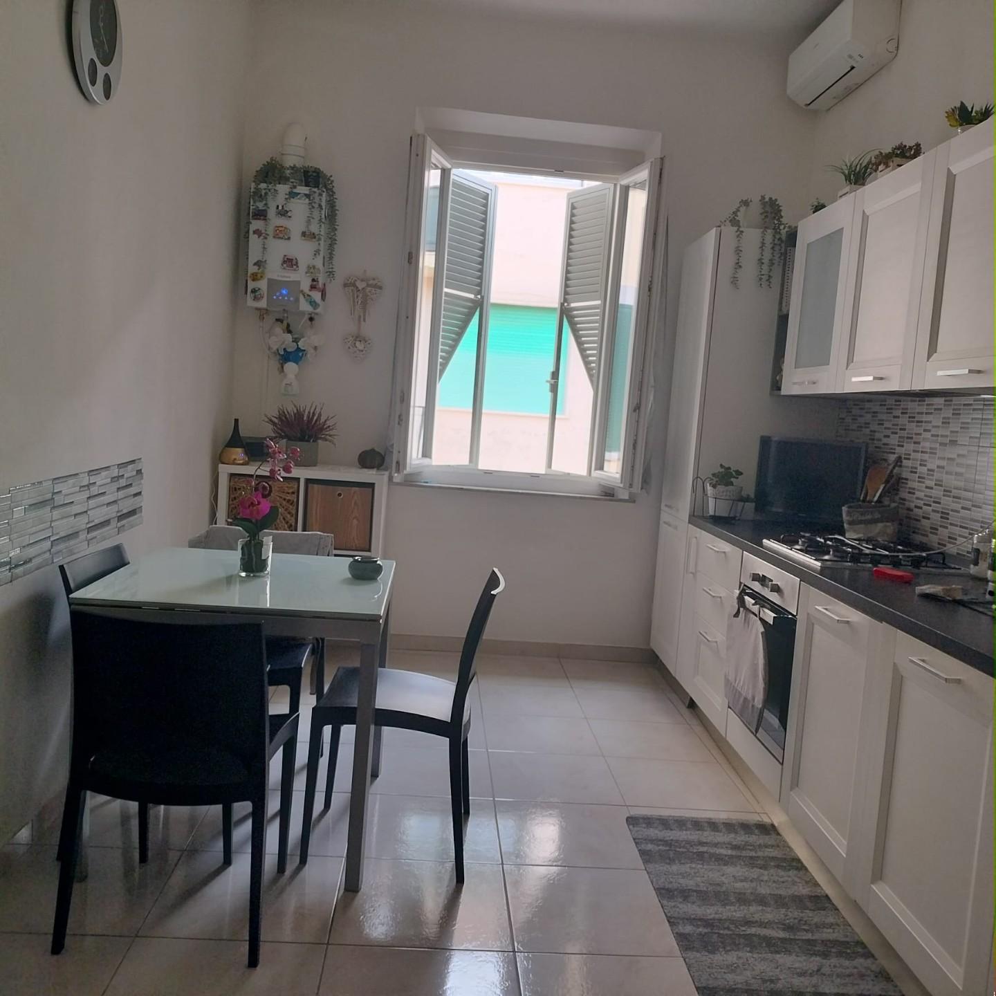 Immagine 3 di Appartamento in vendita  a Livorno