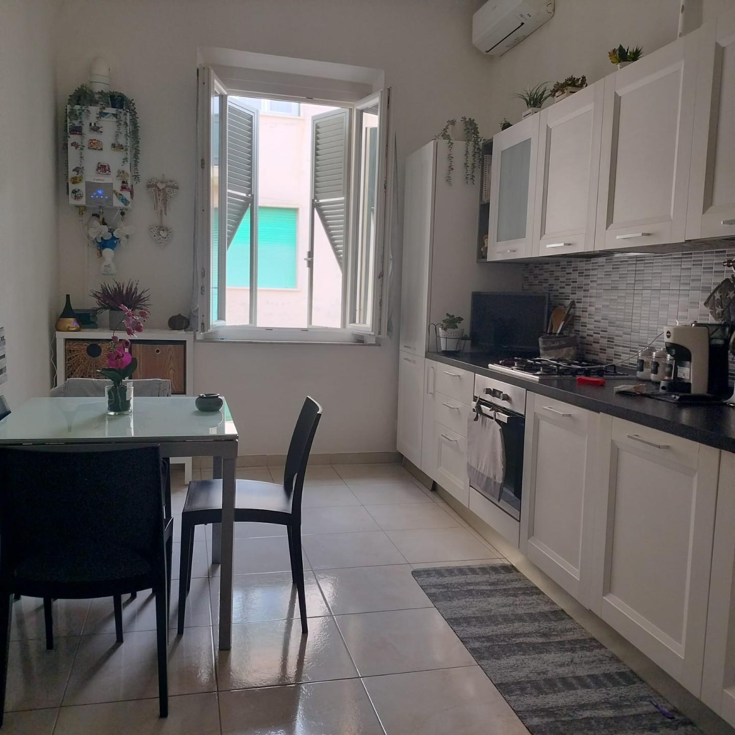 Immagine 2 di Appartamento in vendita  a Livorno