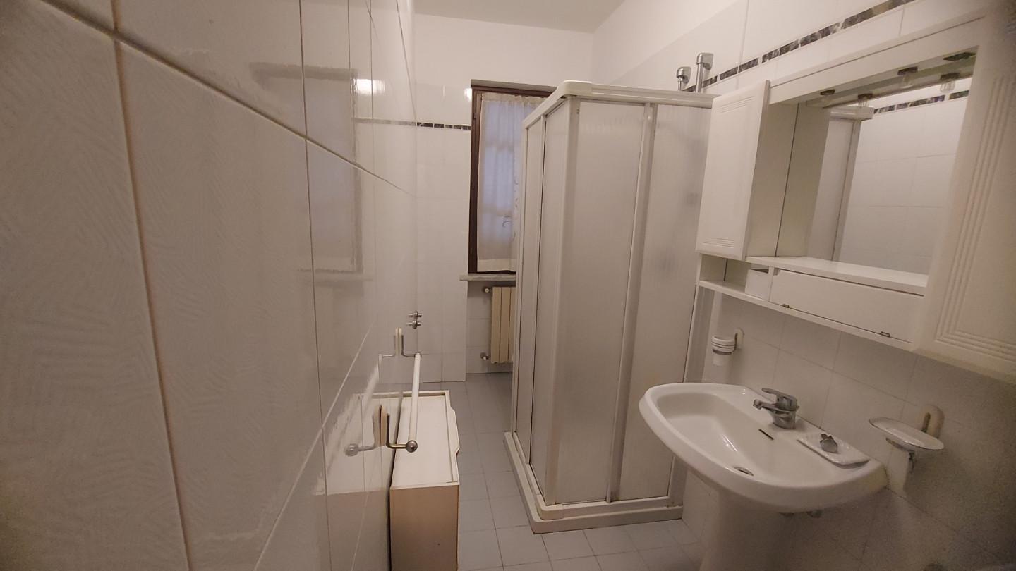 Immagine 17 di Villetta a schiera in vendita  a Massa