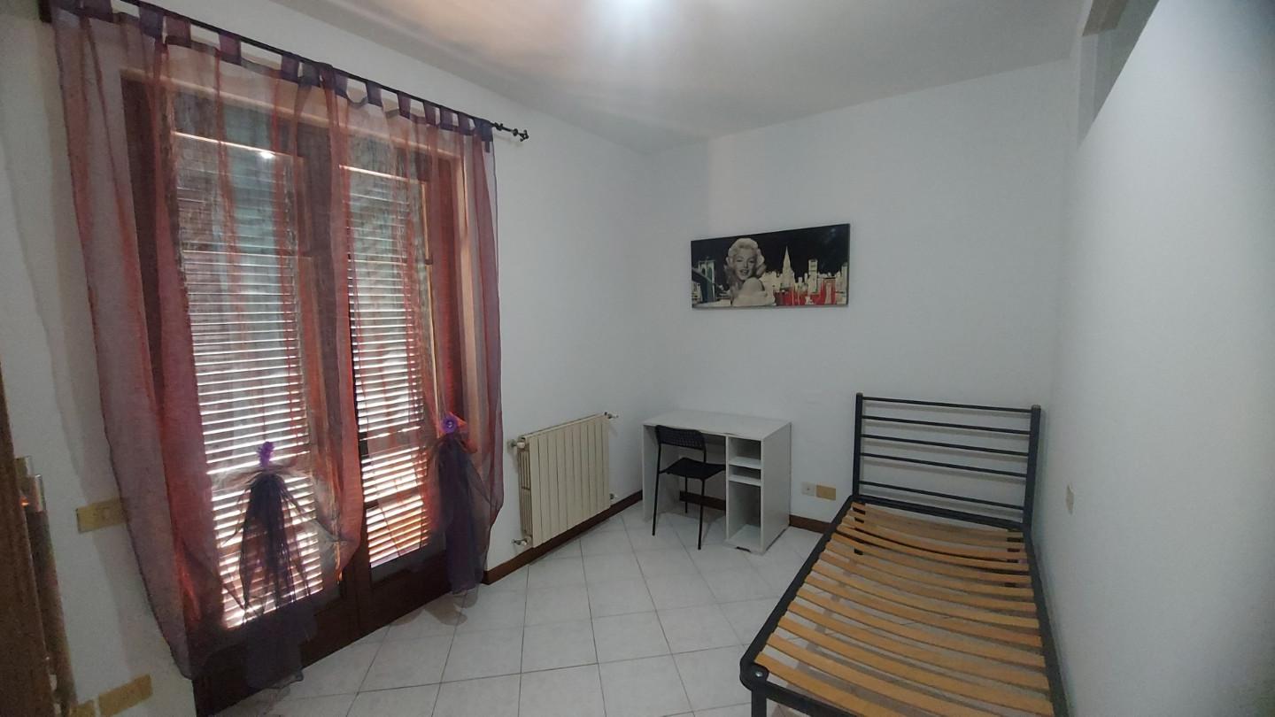 Immagine 11 di Villetta a schiera in vendita  a Massa