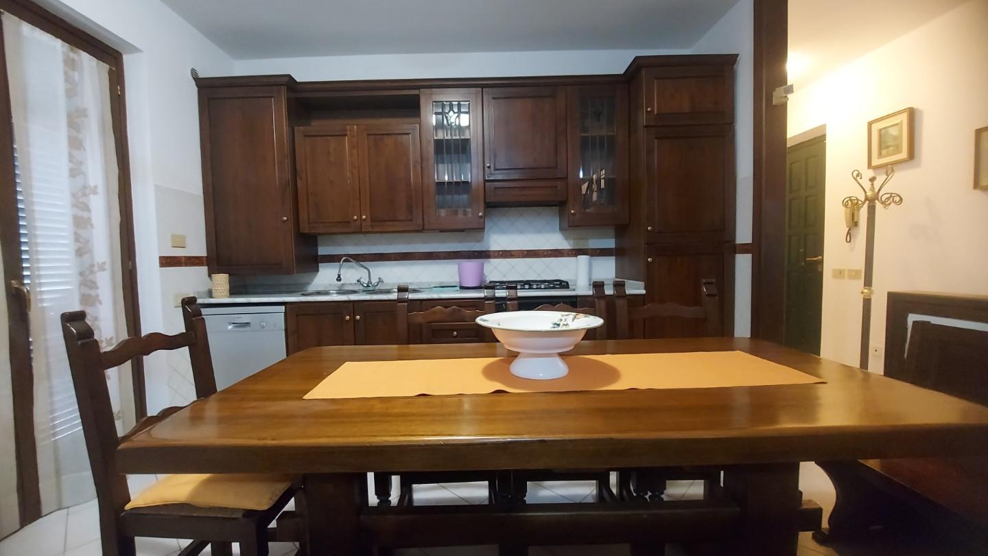 Immagine 5 di Villetta a schiera in vendita  a Massa