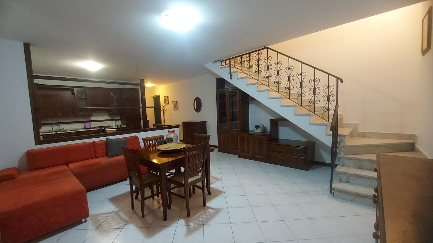 Immagine 4 di Villetta a schiera in vendita  a Massa