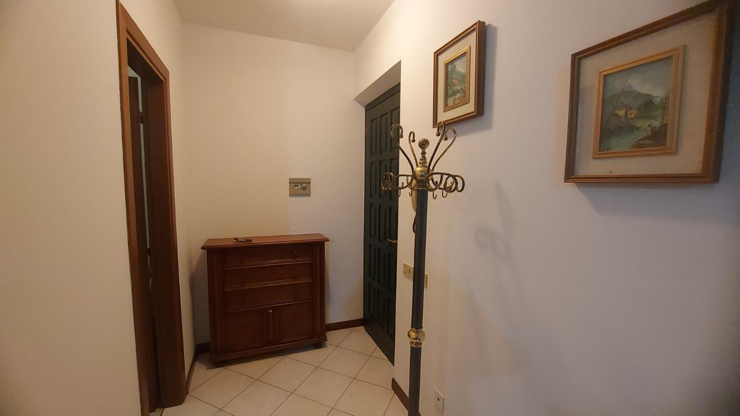 Immagine 16 di Villetta a schiera in vendita  a Massa