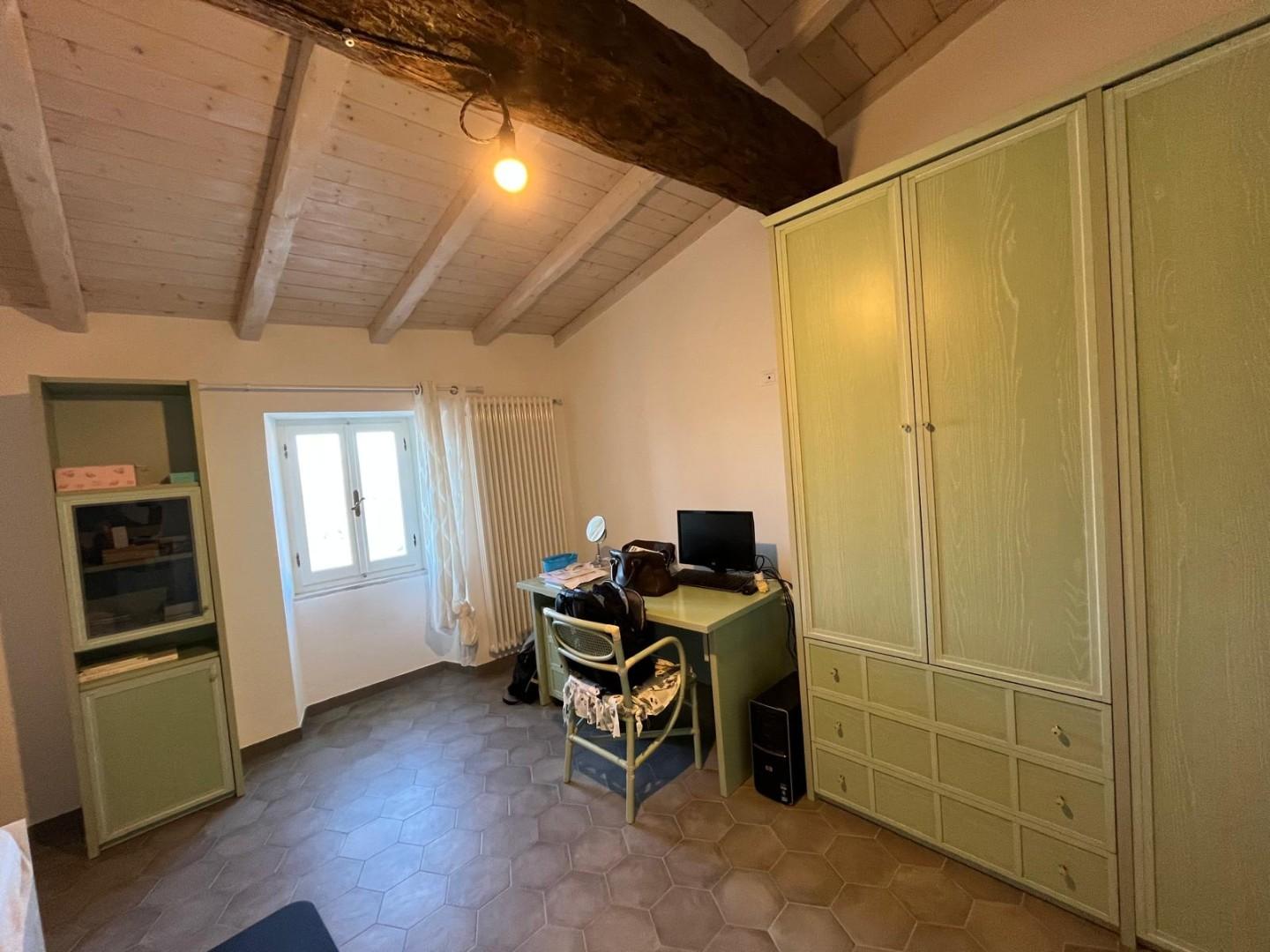 Immagine 12 di Appartamento in vendita  a Ortonovo