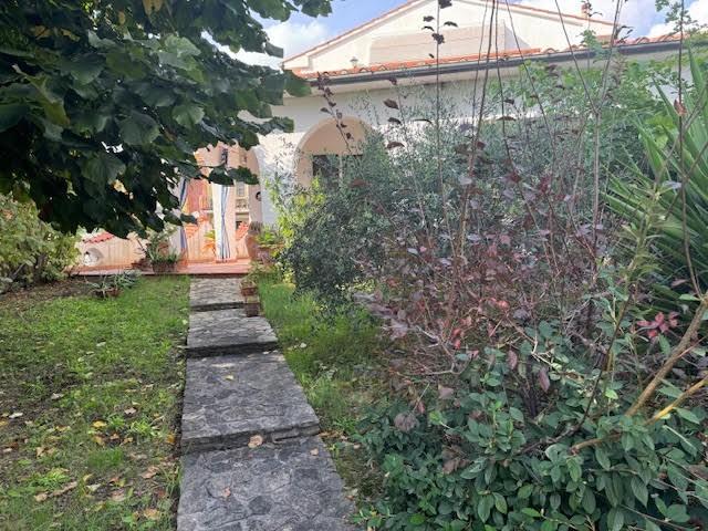 Immagine 27 di Villa in vendita  a San Giuliano Terme