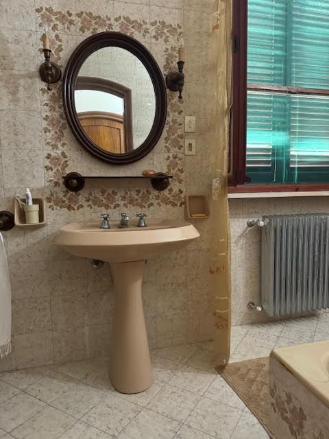 Immagine 11 di Villa in vendita  a San Giuliano Terme