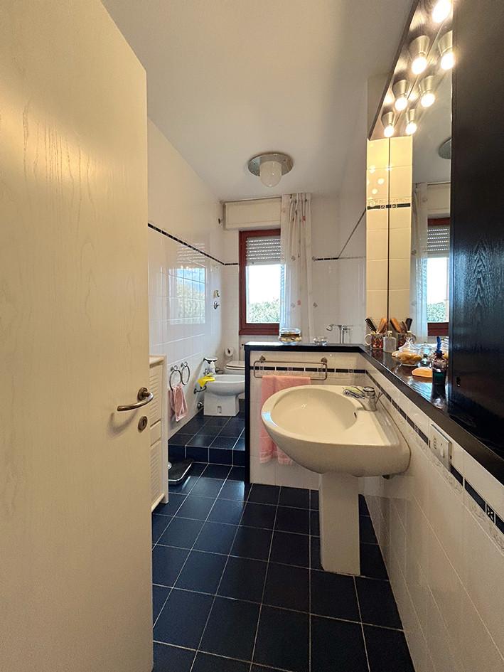 Immagine 20 di Appartamento in vendita  a Livorno