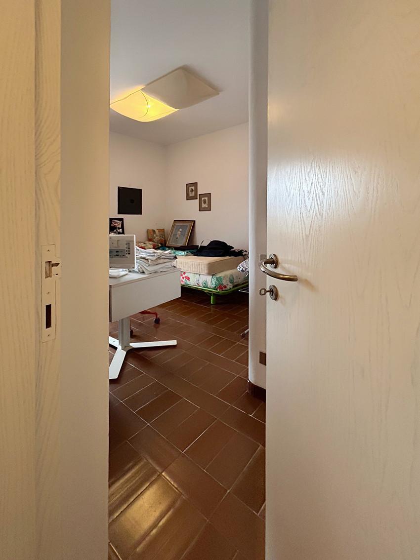 Immagine 17 di Appartamento in vendita  a Livorno