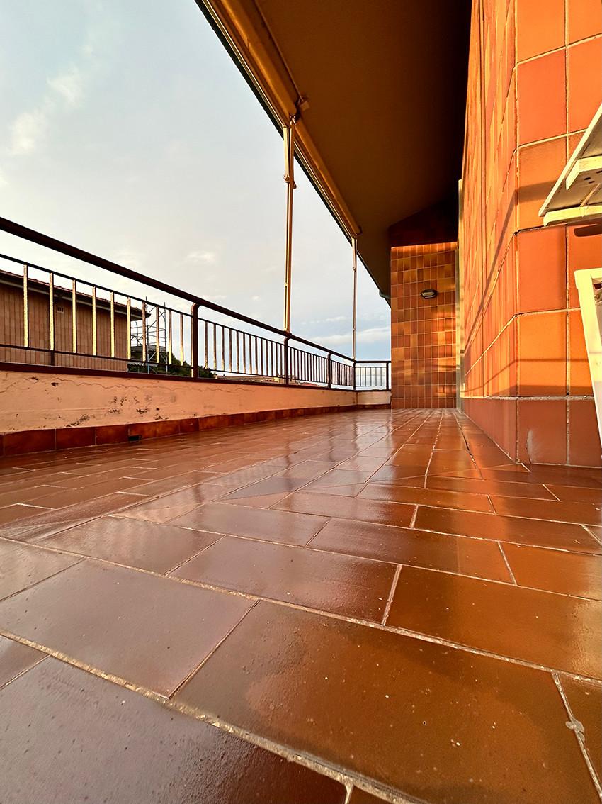 Immagine 13 di Appartamento in vendita  a Livorno