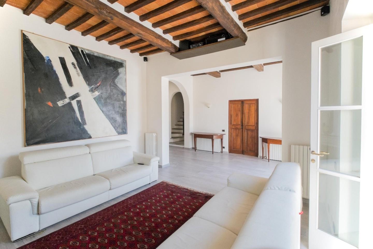 Immagine 6 di Villa in affitto  a Forte Dei Marmi