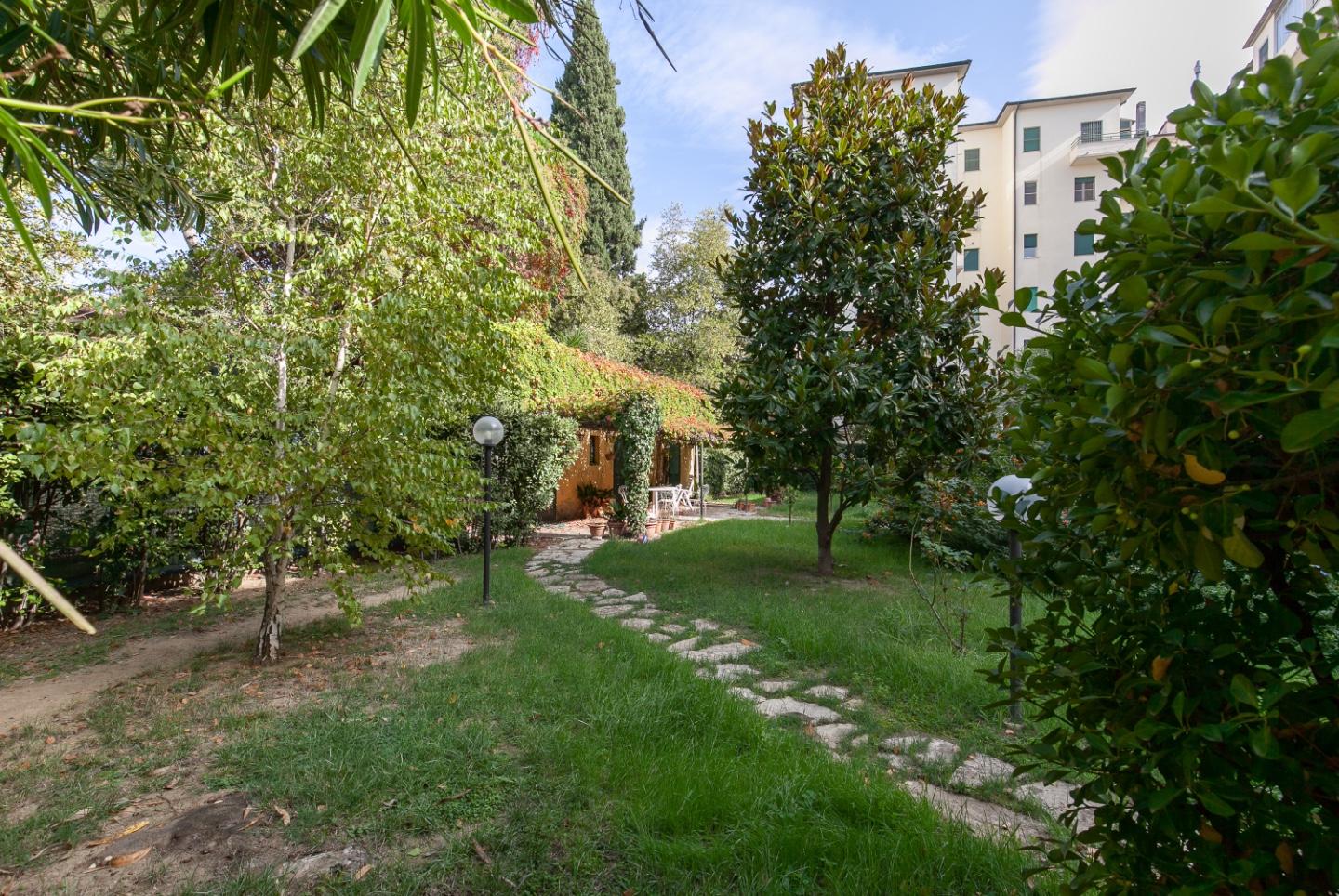 Immagine 10 di Appartamento in vendita  a Pisa