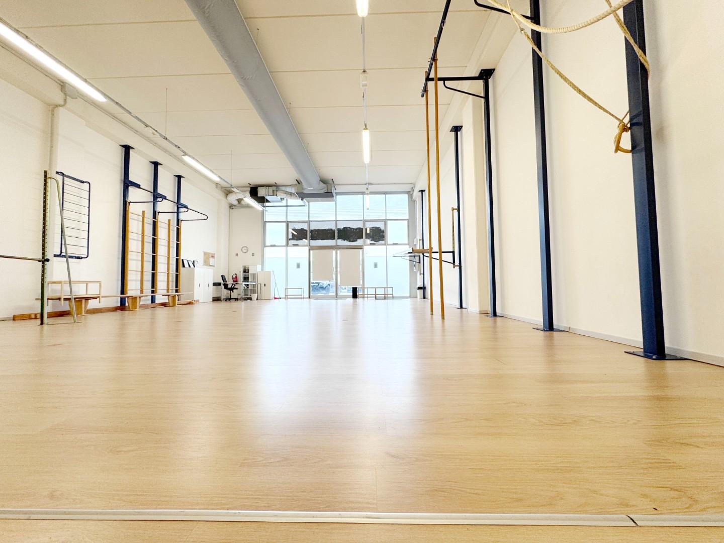 Immagine 2 di Locale commerciale in vendita  a Pontedera