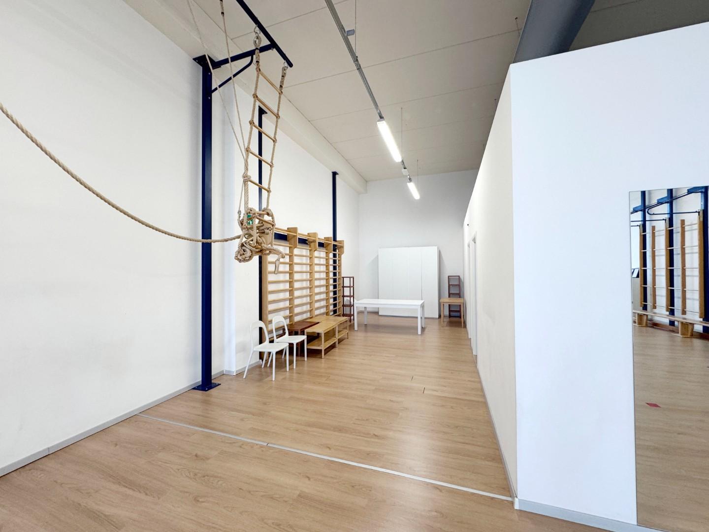 Immagine 7 di Locale commerciale in vendita  a Pontedera