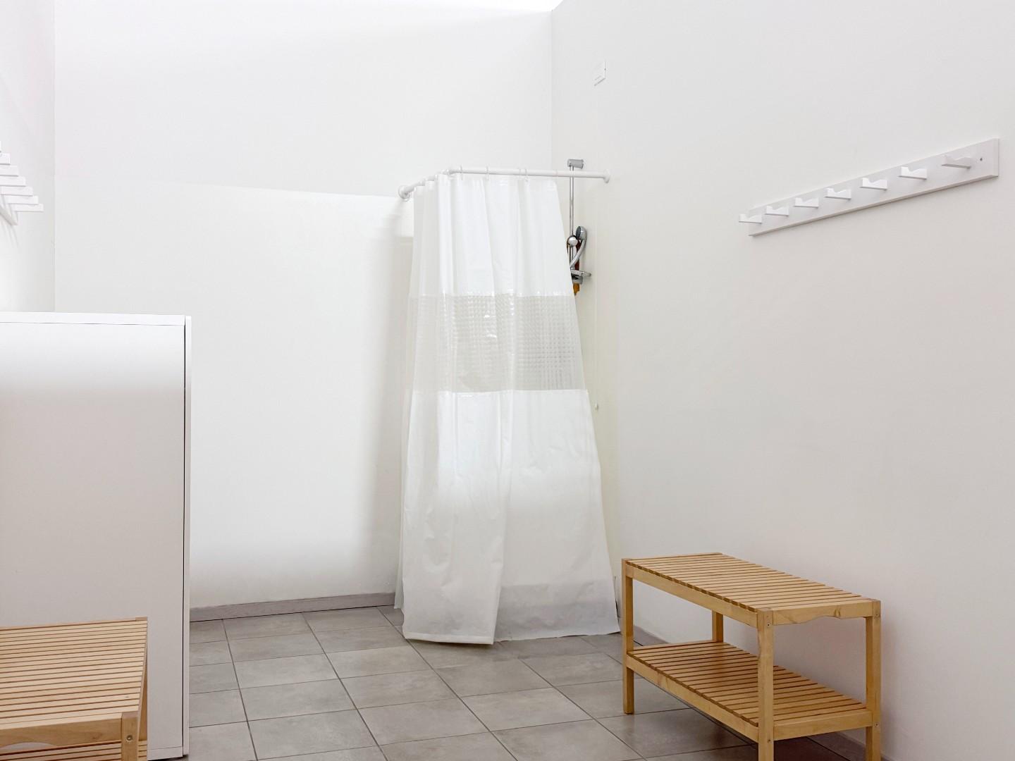 Immagine 13 di Locale commerciale in vendita  a Pontedera